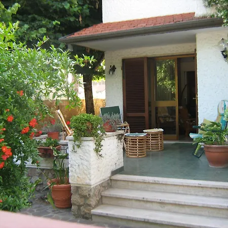 Villa Con Giardino Marina Di Pietrasanta Villa